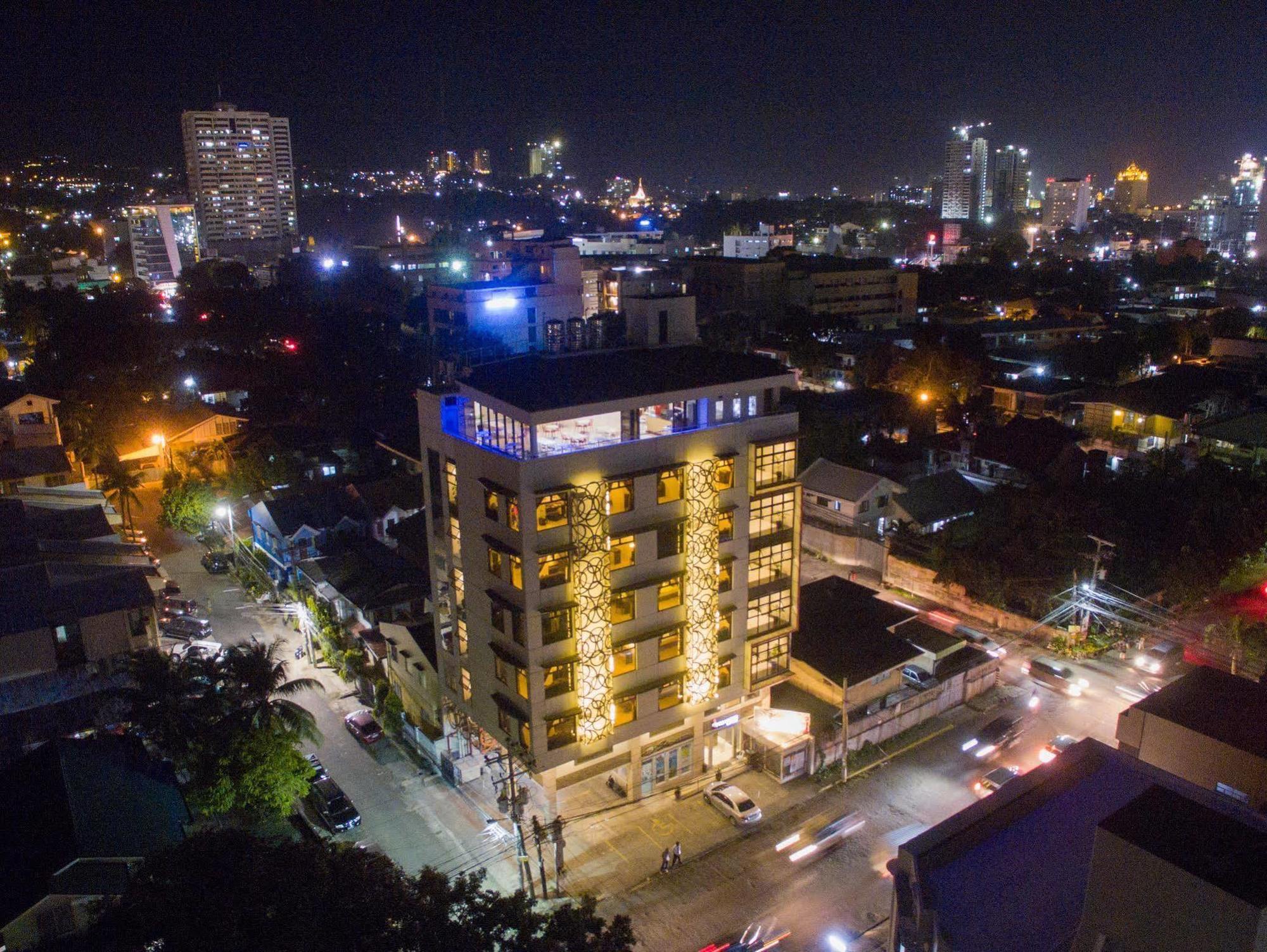 Premiere Citi Suites Cebu Exterior photo